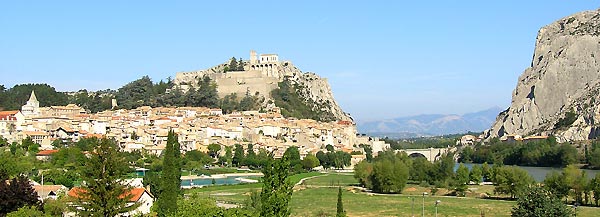 village haute provence, sisteron